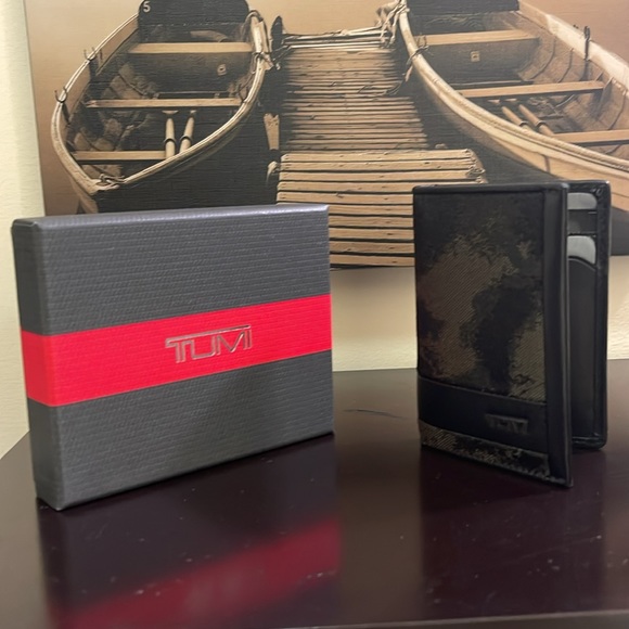 Tumi Alpha SLG Multi Window Folding Card Case - Picture 4 of 6